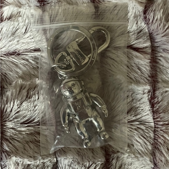Louis Vuitton Astronaut Keychain - Picture 3 of 4